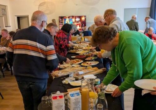 Veel belangstelling voor de kerstbrunch in Luttelgeest.