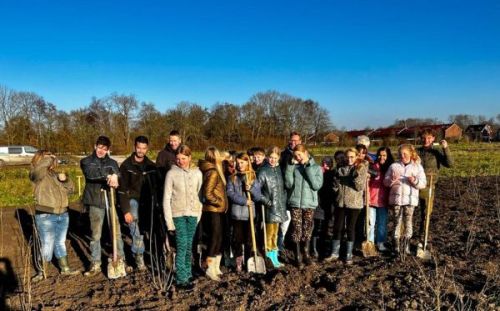 De Floreant plant bomen en struiken voor de bijen